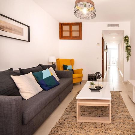 Lovely Cozy 2-Bedroom Residential Home With Patio 베날마데나코스타 외부 사진