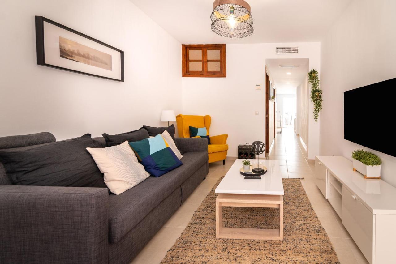 Lovely Cozy 2-Bedroom Residential Home With Patio 베날마데나코스타 외부 사진
