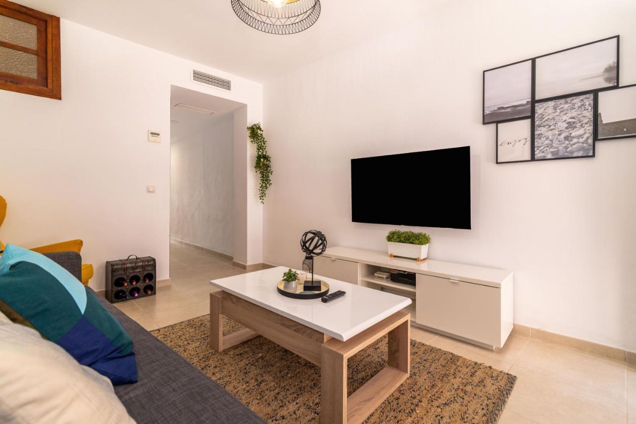 Lovely Cozy 2-Bedroom Residential Home With Patio 베날마데나코스타 외부 사진
